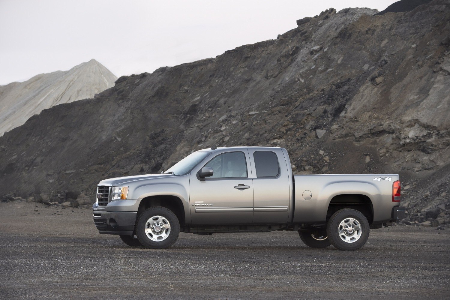 GMC Sierra 2500HD III (GMT900) Extended Cab Standard Box 6.0 V8 (360 Hp ...